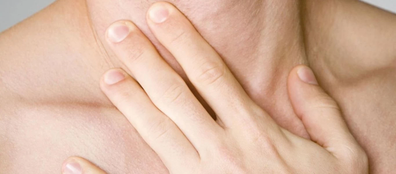 Βραχνάδα: Τι δείχνει για την υγεία σας και πότε πρέπει να συβουλευτείτε γιατρό